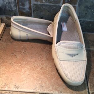 Swims beige shoes designed in Norway